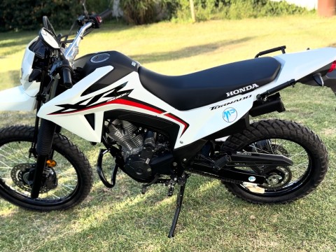 MotoPERIMETRO 4228 Defensa Lateral Mataperro guarda motor Engine Slide Guard Honda XR300L Tornado Bajaj BMW Kawasaki Suzuki Benelli KTM Beta Ducati Voge Royal Enfield Triumph Aprilia Motomorini Vespa CF-Moto Yamaha